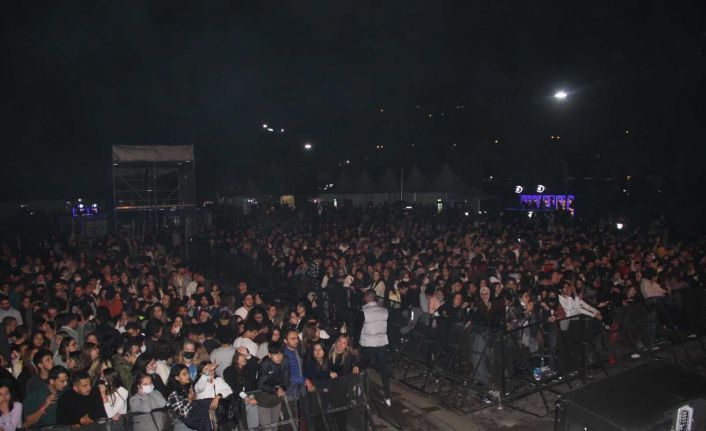 Kozlu Müzik Festivali başladı, ünlü isimler geceyi ısıttı