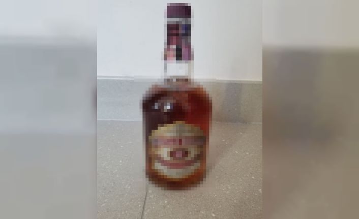 Laboratuvarda suç delili olarak saklanan 2 şişe alkolü çalan şüpheliler yakalandı