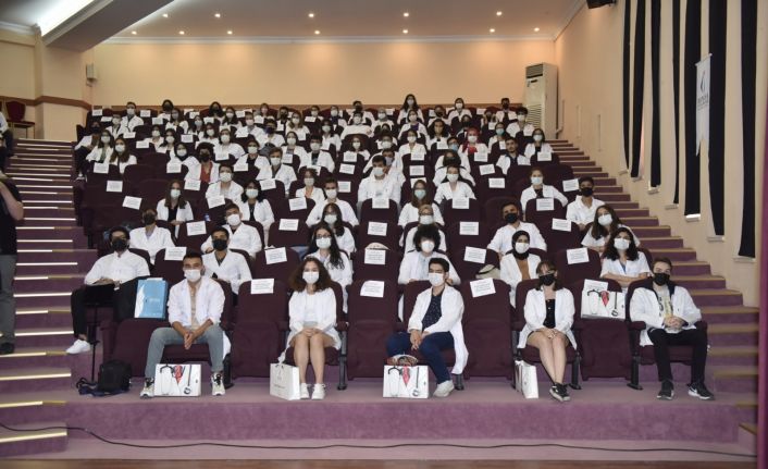 Manisa CBÜ Tıp Fakültesi ’Beyaz önlük giyme töreni’ gerçekleştirildi