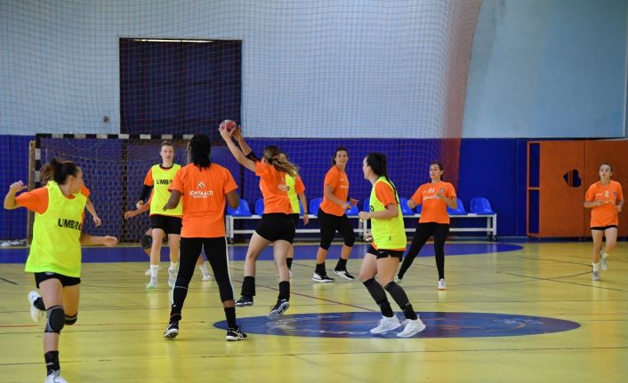 Mavi Kelebeklerin hedefi galibiyet