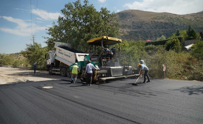 Melikgazi’de asfalt çalışmaları devam ediyor