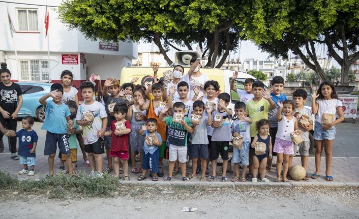 Mersin Büyükşehir Belediyesinden çocuklara bu kez de kokulu çörek