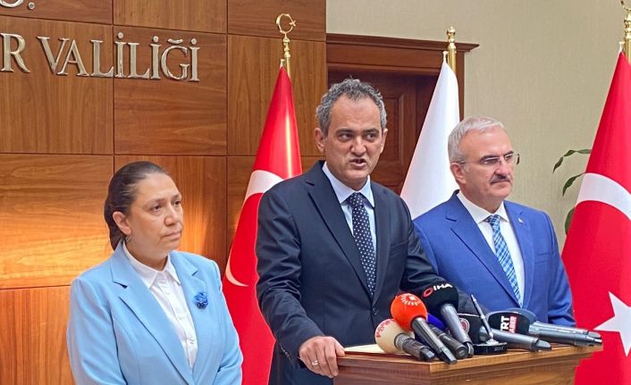 Milli Eğitim Bakanı Özer, eğitim değerlendirme toplantısı için Diyarbakır’da