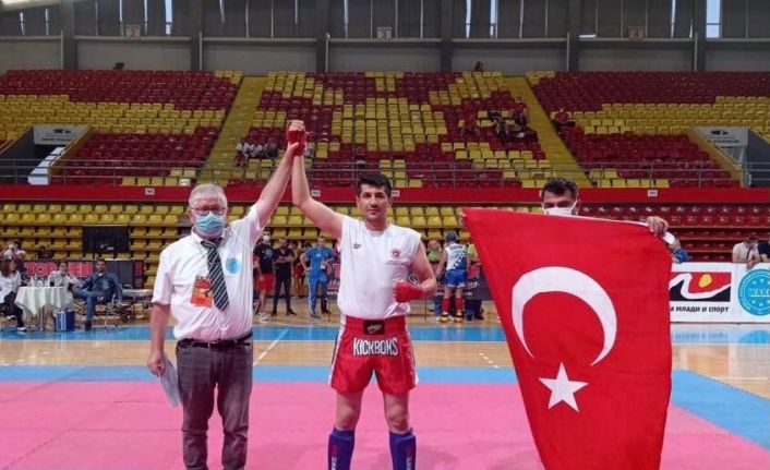 Milli sporcu Astsubay Üstçavuş Mustafa Yerli kick boksta Balkan şampiyonu oldu