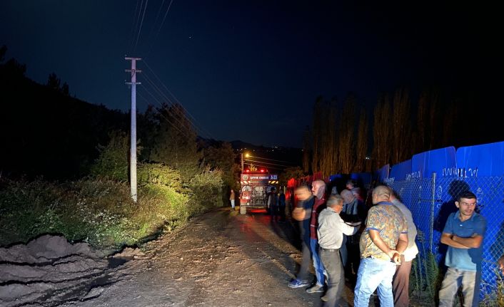 Misafirliğe gittikleri evde çıkan yangında baba ve üç çocuğu yaşamını yitirdi