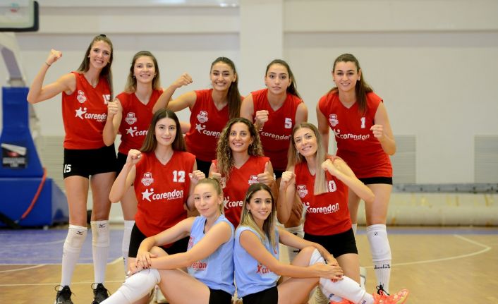 Muratpaşa Belediyespor voleybol takımı yeni sezon çekimleri için kamera karşısında