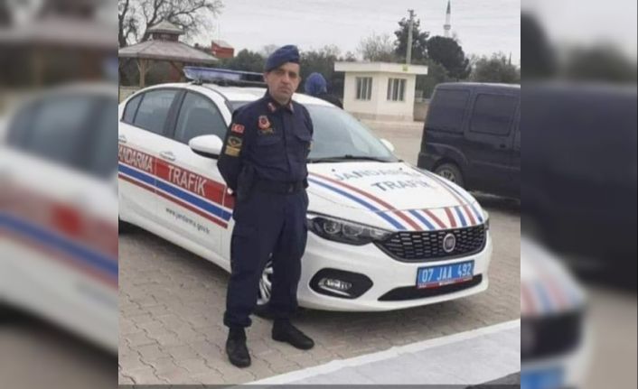 Oğlunu üniversite kaydına götürürken kazada hayatını kaybeden uzman çavuş toprağa verildi