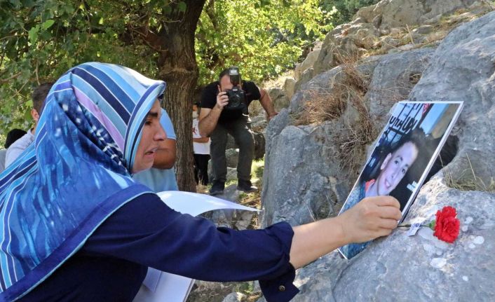 Oğlunun fotoğrafına her baktığında gözyaşlarına boğuldu, son isteği ise yürek yaktı