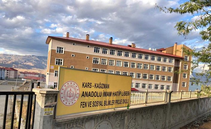 Öğrenciler ve öğretmenler pozitif çıktı, okul kapatıldı