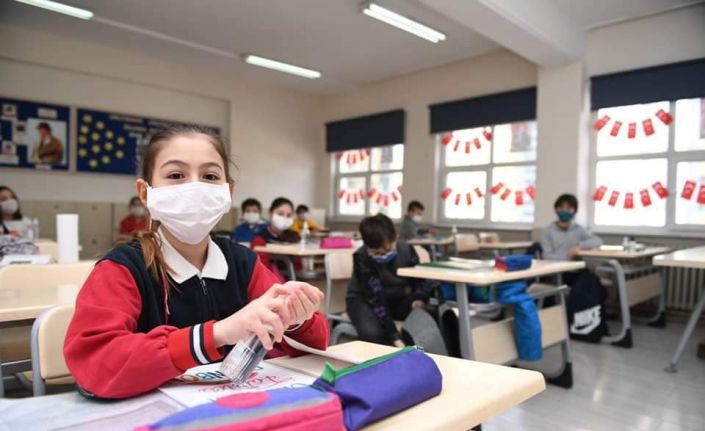 ‘Okullarda Covid-19 Pozitif Vaka Çıkması Durumunda Yapılması Gereken Uygulamalar’ rehberi 81 İl Milli Eğitim Müdürlüğüne gönderildi