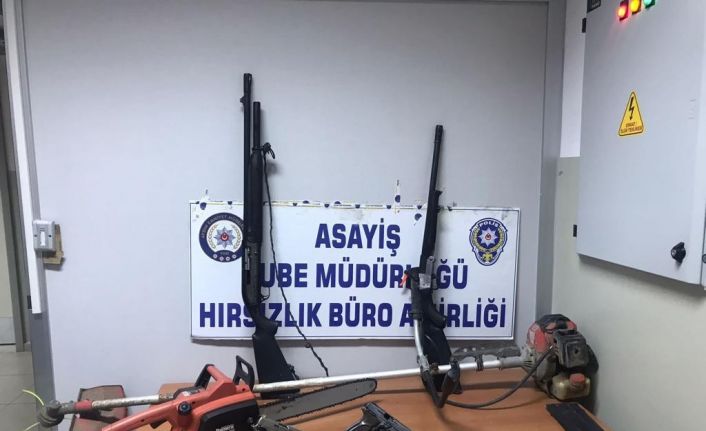 Operasyonla yakalanan azılı hırsızın evinden cephanelik çıktı