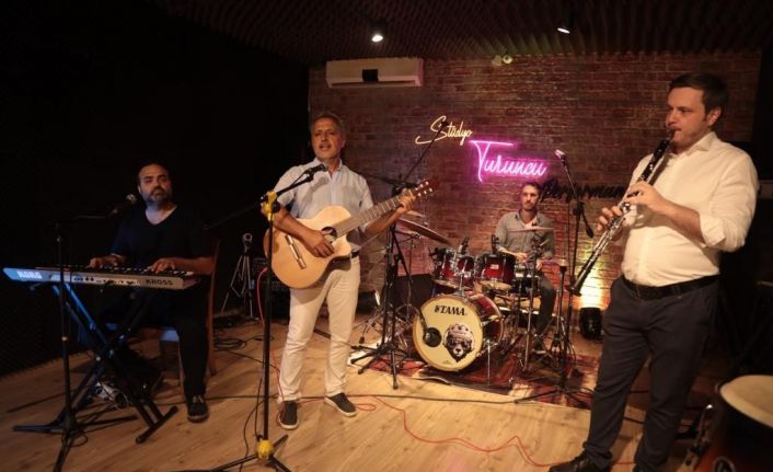 (Özel) Ameliyattan çıkıp müziğe koşuyorlar