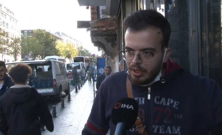 (Özel) Beyoğlu’nda organize yankesicilik: 5 kişi turistin telefonunu çaldı