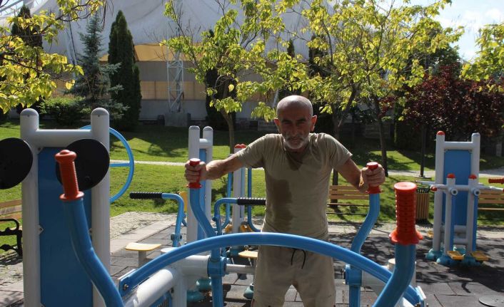 (Özel haber) Ankaralı Rambo Dede günde 7 bin mekik çekiyor