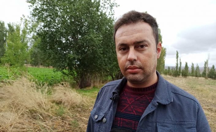 (ÖZEL) Sabah tarlasına gittiğinde dikili 20 ağacının yerinde olmadığını gördü