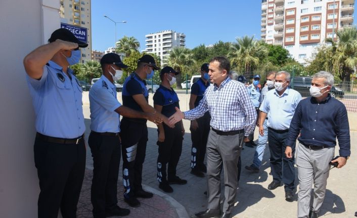 Özyiğit, zabıta personeliyle buluştu