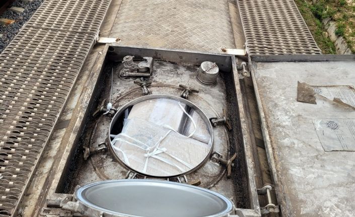 Polonya’da reçine taşıyan tanklara gizlenmiş 121 bin paket sigara ele geçirildi