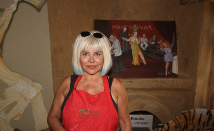 Ressam ve heykeltıraş Sevgi Erdaha Sonsuz Şükran Köyü’ndeki evini atölyeye dönüştürdü