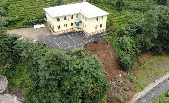 Rize’de selde bahçesi kopan okul için zemin etüdü raporu bekleniyor