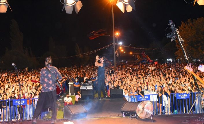 Salihli’de gençler Kolpa ile coştu