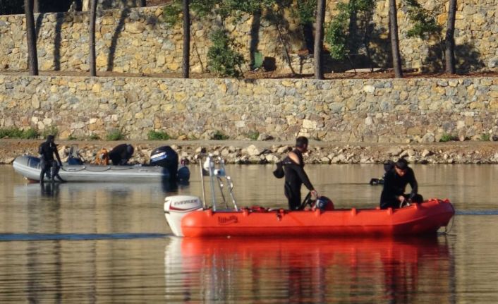 Sancaktepe’de gölde kaybolan kişiyi arama çalışmaları yeniden başladı