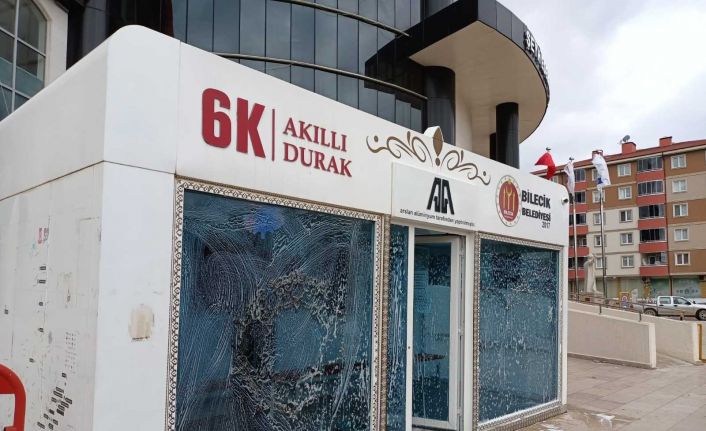 Şehirdeki bütün duraklarda temizlik ve bakım çalışması gerçekleştiriliyor