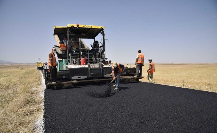 Selçuklu’da dış mahallelerde sıcak asfalt seferberliği