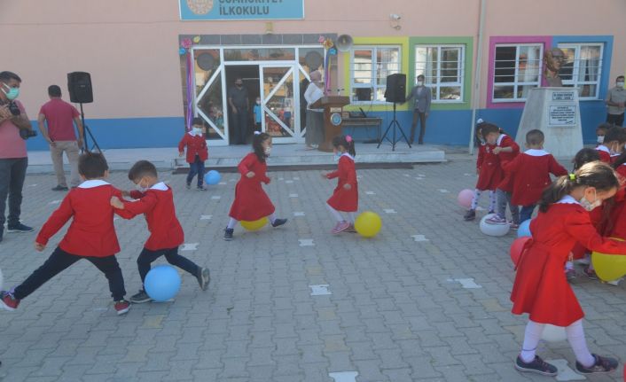 Selendi’de İlköğretim Haftası kutlandı