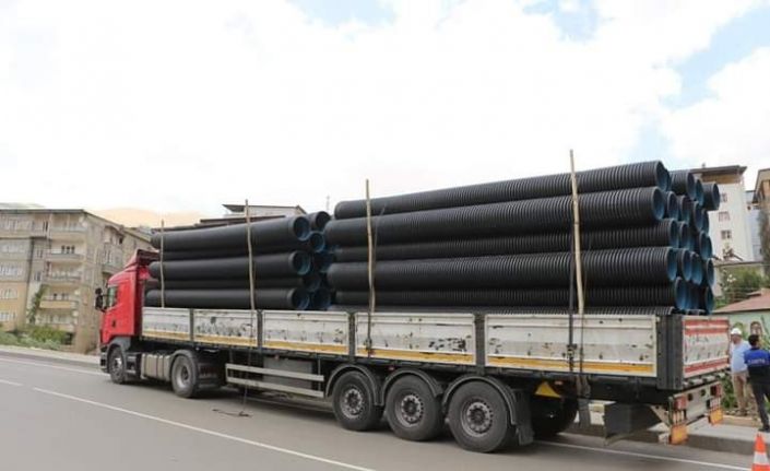 Şemdinli Belediyesi alt yapı çalışmalarını sürdürüyor