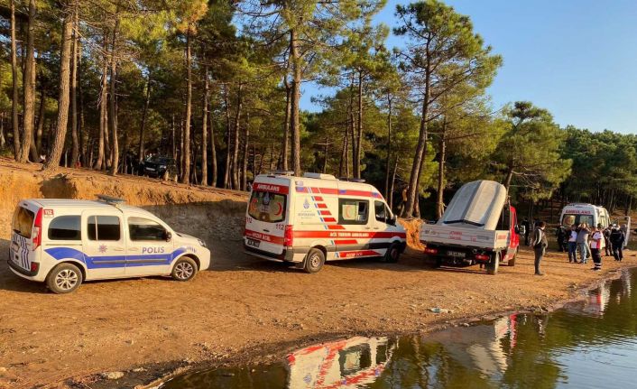 Serinlemek için girdiği gölde kayboldu