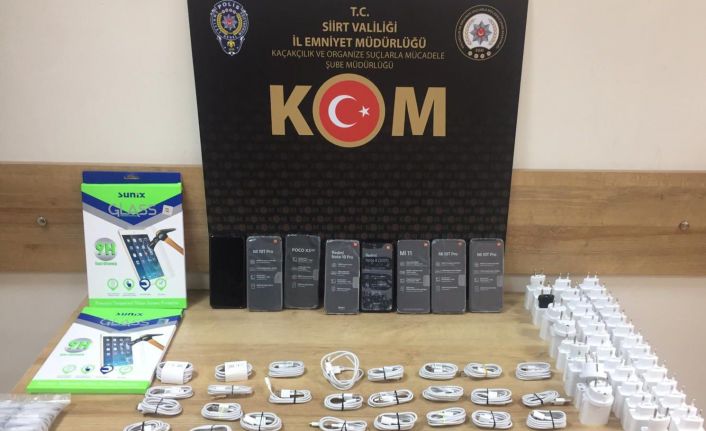 Siirt’te piyasa değeri 37 bin lira olan kaçak cep telefonu ele geçirildi