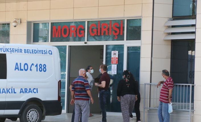 Silah sesi üzerine odaya koşan aile, genç anneyi kanlar içerisinde buldu