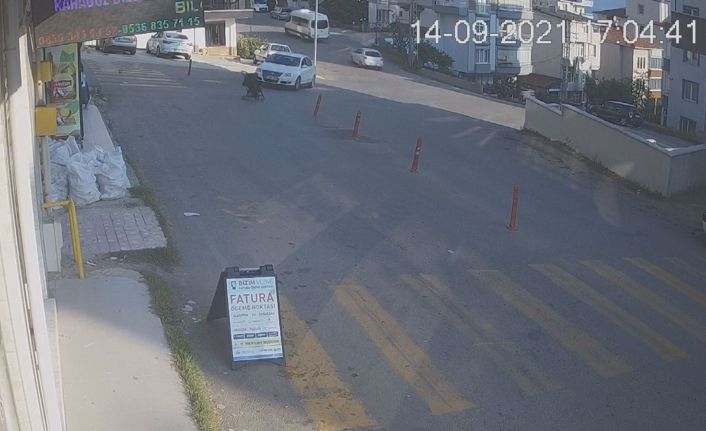 Sinop’ta dehşet anları: Yokuş aşağı kayan bebek arabası apartman bahçesine düştü