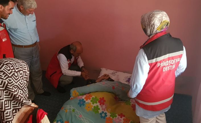 Solhan Sosyal Hizmetler Müdürlüğü ekipleri, 102 yaşındaki Zeynep Ardaç ile bir araya geldi