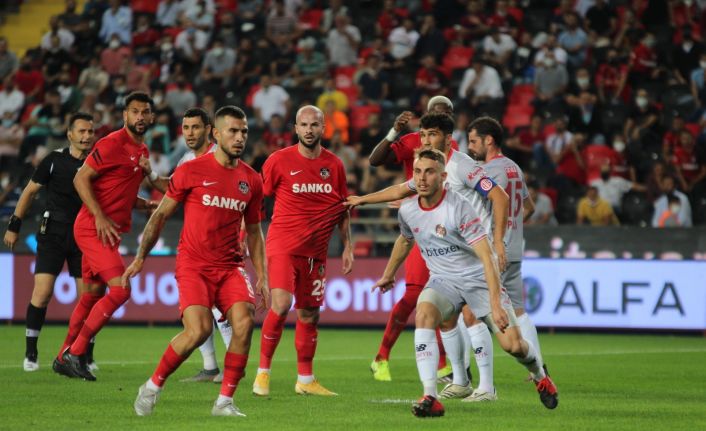 Süper Lig: Gaziantep FK: 0 - FTA Antalyaspor: 0 (İlk yarı)