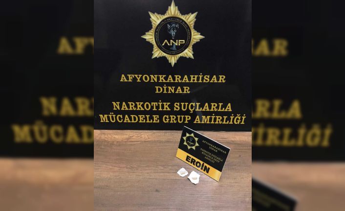 Şüphe üzerinde üst araması yapılan şahısta eroin ele geçirildi