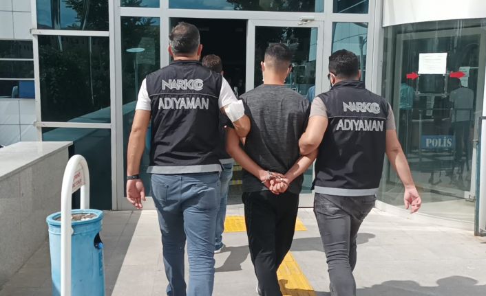 Şüpheli şahsın taşıdığı paketten uyuşturucu ele geçirildi