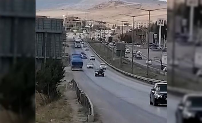 Trafikte ters yöne giren tır sürücüsüne bin 339 lira ceza