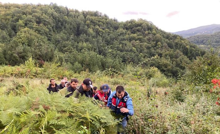 Uçurumdan yuvarlanan yaşlı adam, bir gün sonra bulundu