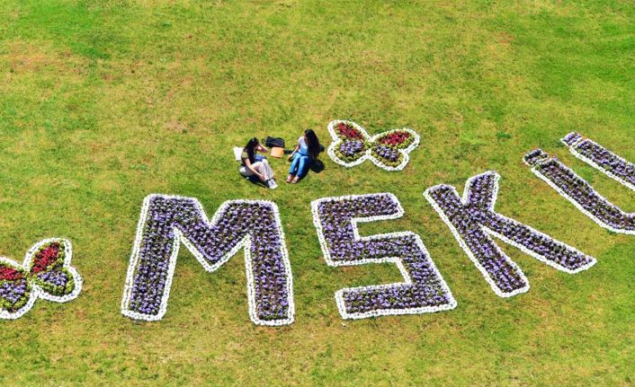 Üniversite’de Tıp ve Diş Hekimliği hariç ders başı bir hafta ertelendi