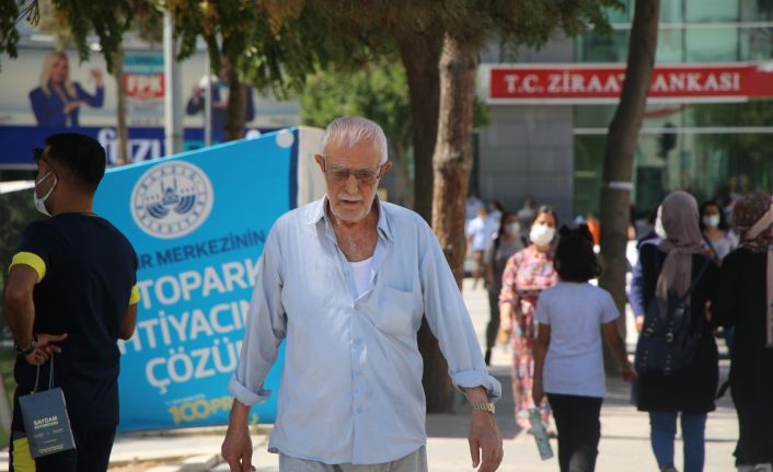 Vaka sayısının en çok arttığı Elazığ’da maskesiz vatandaş, herkesi maske takmaya davet etti