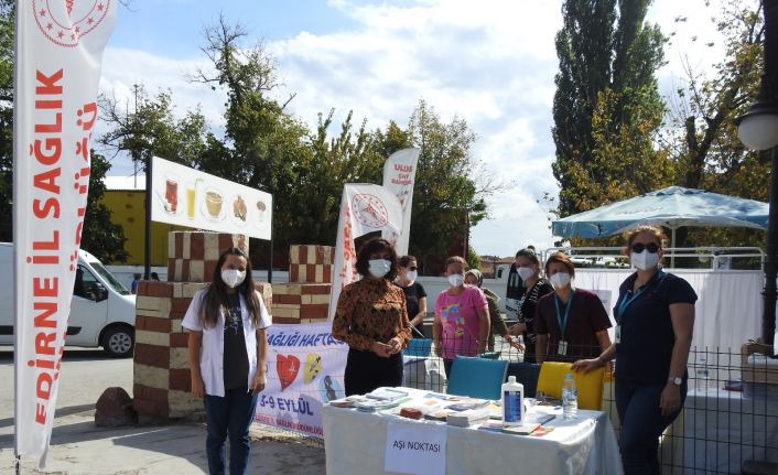 Vatandaşlar önce aşı oldu, sonra alışveriş yaptı
