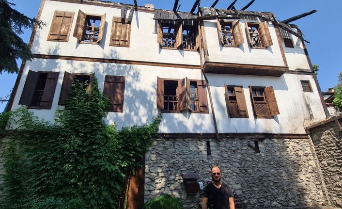 Yangında ağır hasar alan 200 yıllık konak yeniden eski haline dönmeyi bekliyor