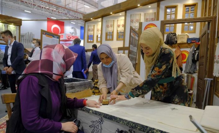 YAPEX Fuarında taş baskıya yoğun ilgi