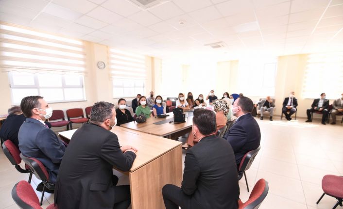 Yeni eğitim öğretim yılında Pursaklar Belediyesinden ‘Kitaplar Devletten Kırtasiyeler Belediyeden’ kampanyası