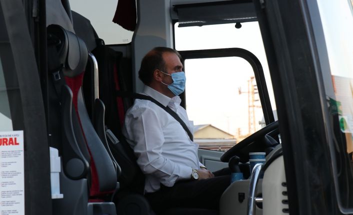 Yol ortasındaki kavganın hedefi olan otobüs şoförü konuştu