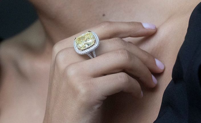 23 karatlık tektaş pırlanta yüzük 5 milyon TL’den alıcısını arıyor