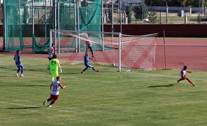 24Erzincanspor kendi evinde Ankara Demirspor ile 1-1 berabere kaldı