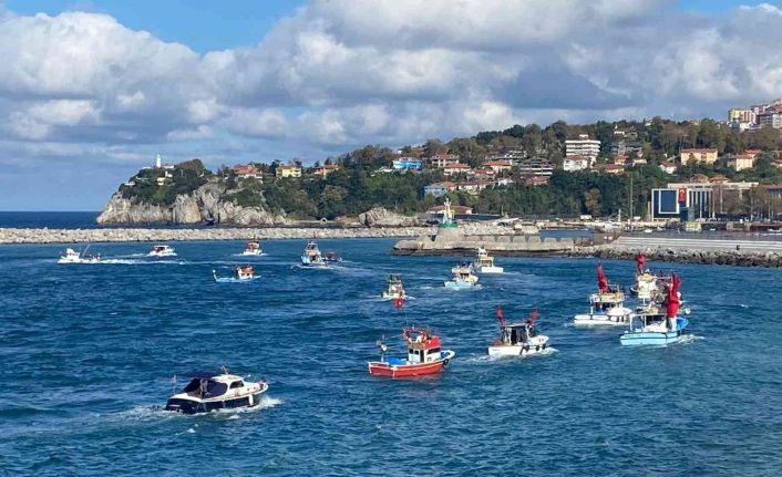 29 Ekim coşkusu su gösterisi ve mehteran konseri ile devam etti