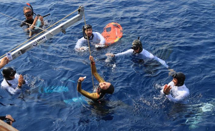 2 dünya ve 26 ulusal rekorun kırıldığı Kaş’ta, millilerden 2’si altın 5 madalya